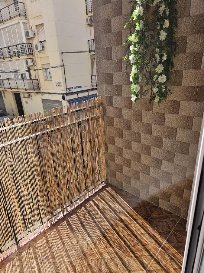 Apartamento Familiar En Triana Sevilha Exterior foto